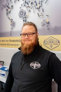 Alexander Schmidt Assistent der Geschäftsleitung und Verkaufsberater von Autoteile Rhein Main in Darmstadt